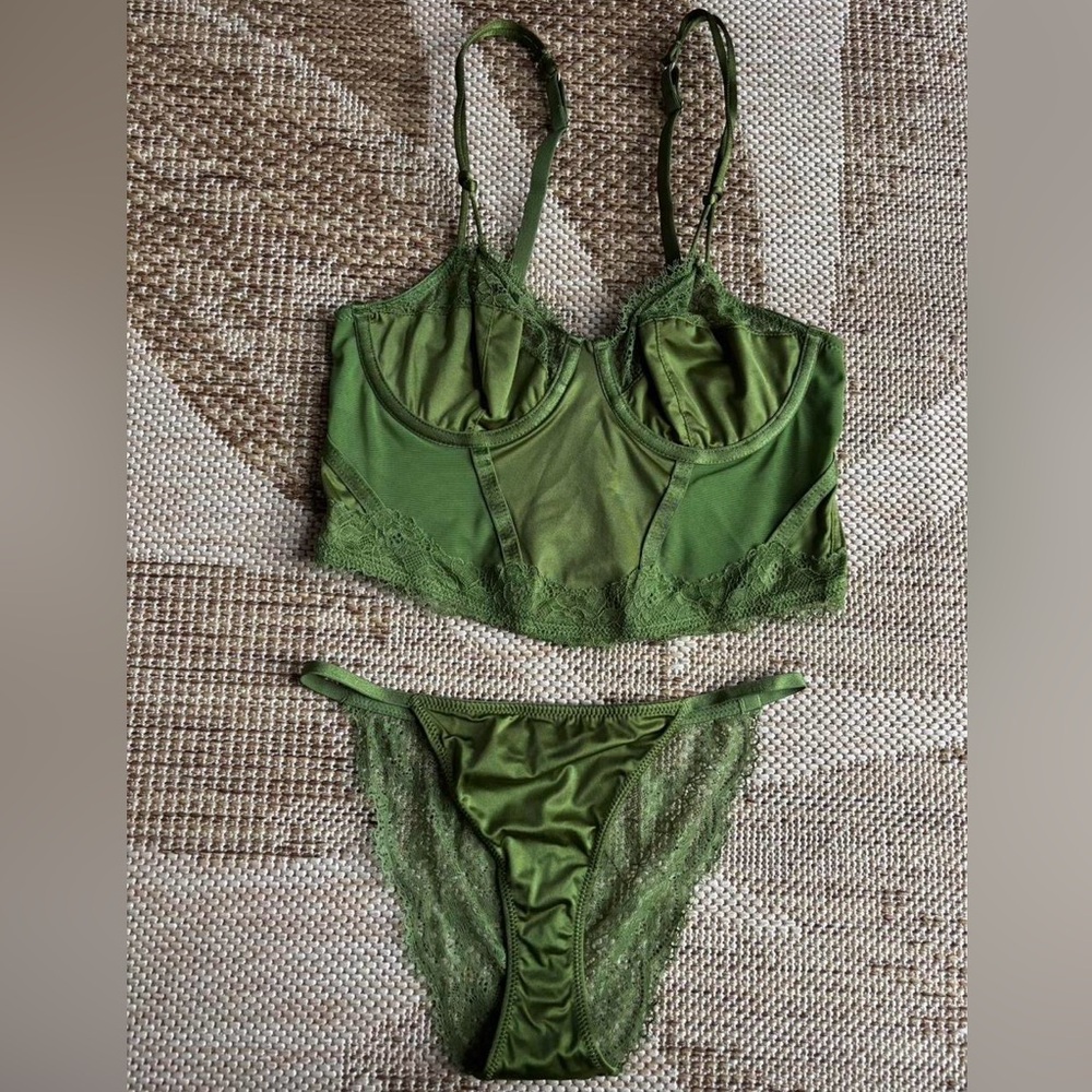 Green Lace Bralette and Panty Set